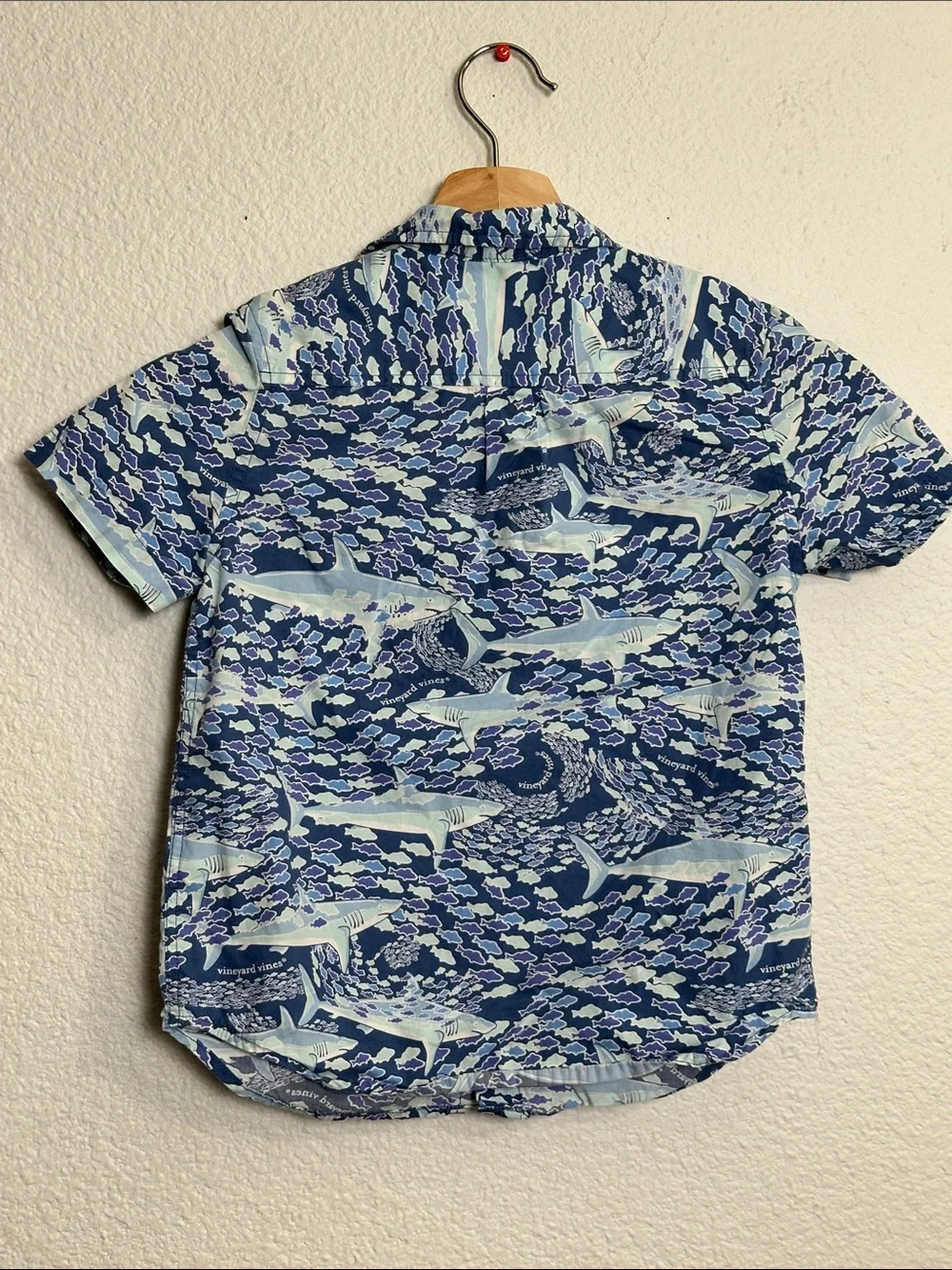 Vineyard Vines Blue Shark‎ Print Short Sleeve Button Down Shirt Boys XS 4/5